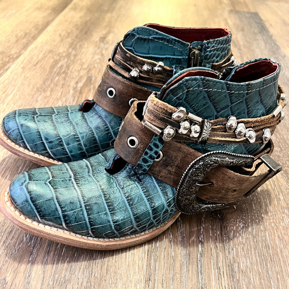 Freebird Turquoise Croc Saloon booties.  Size 7.
